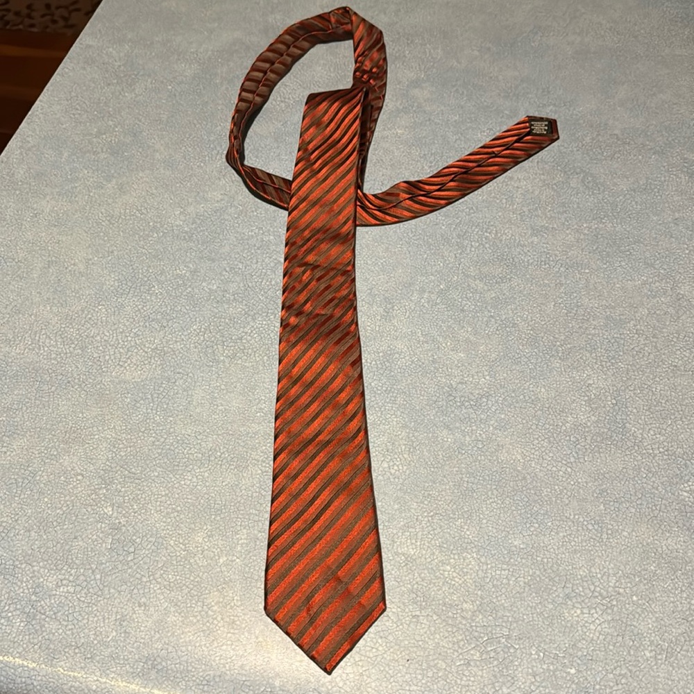 Van Heusen- orange/ black tie